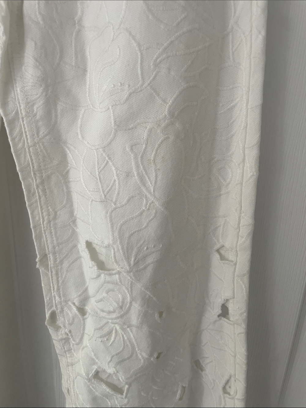 Alice + Olivia White Eyelet Jeans with Red Stitch Accents - Picture 11 of 14